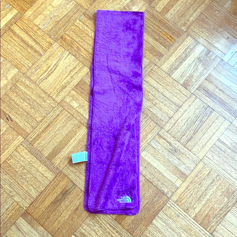 North Face kids scarf, super soft and warm